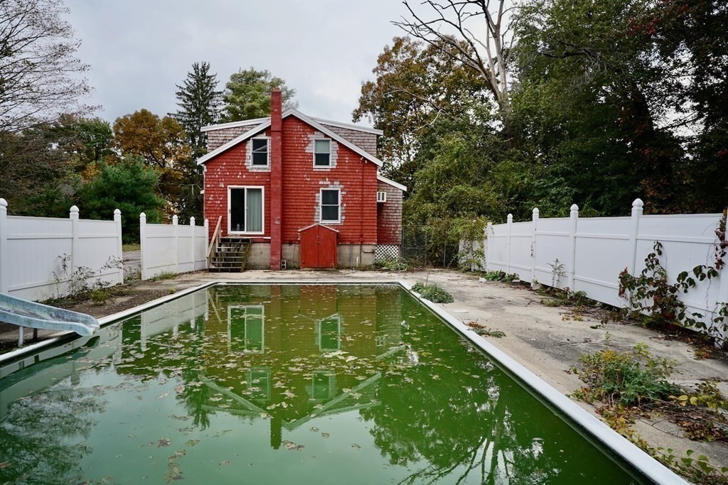 18 Forest St Property Photo 6