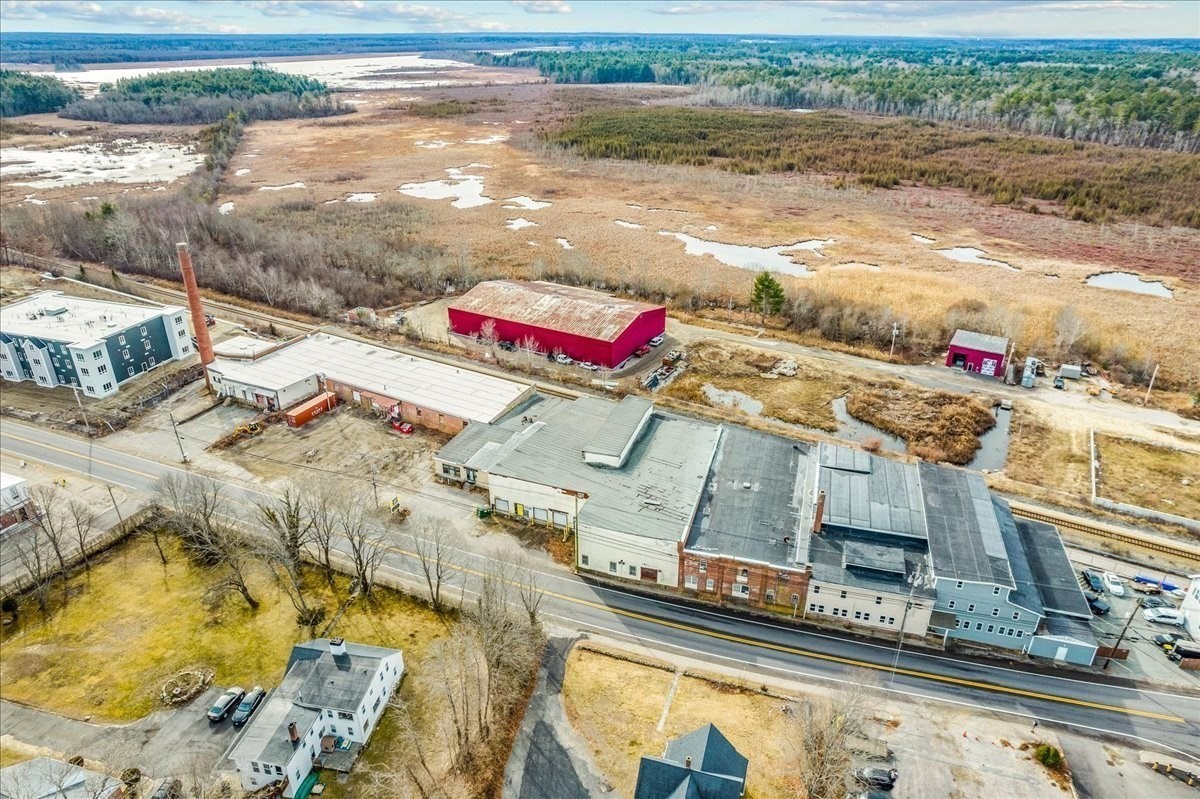 1011-1057 Main St Property Photo 5