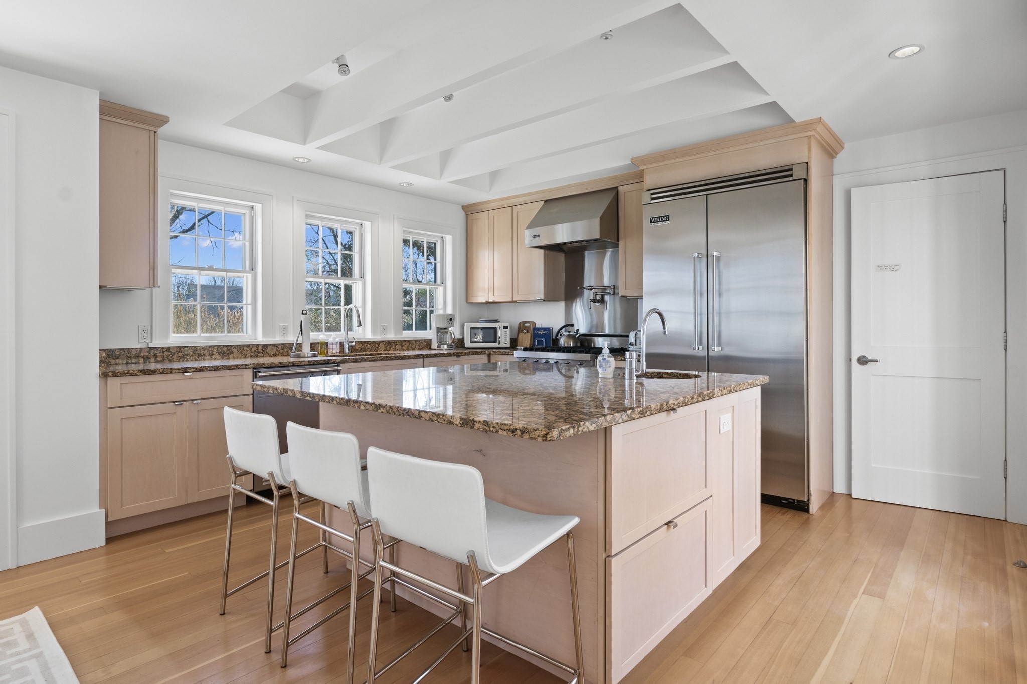 25 Washington Street Property Photo 6