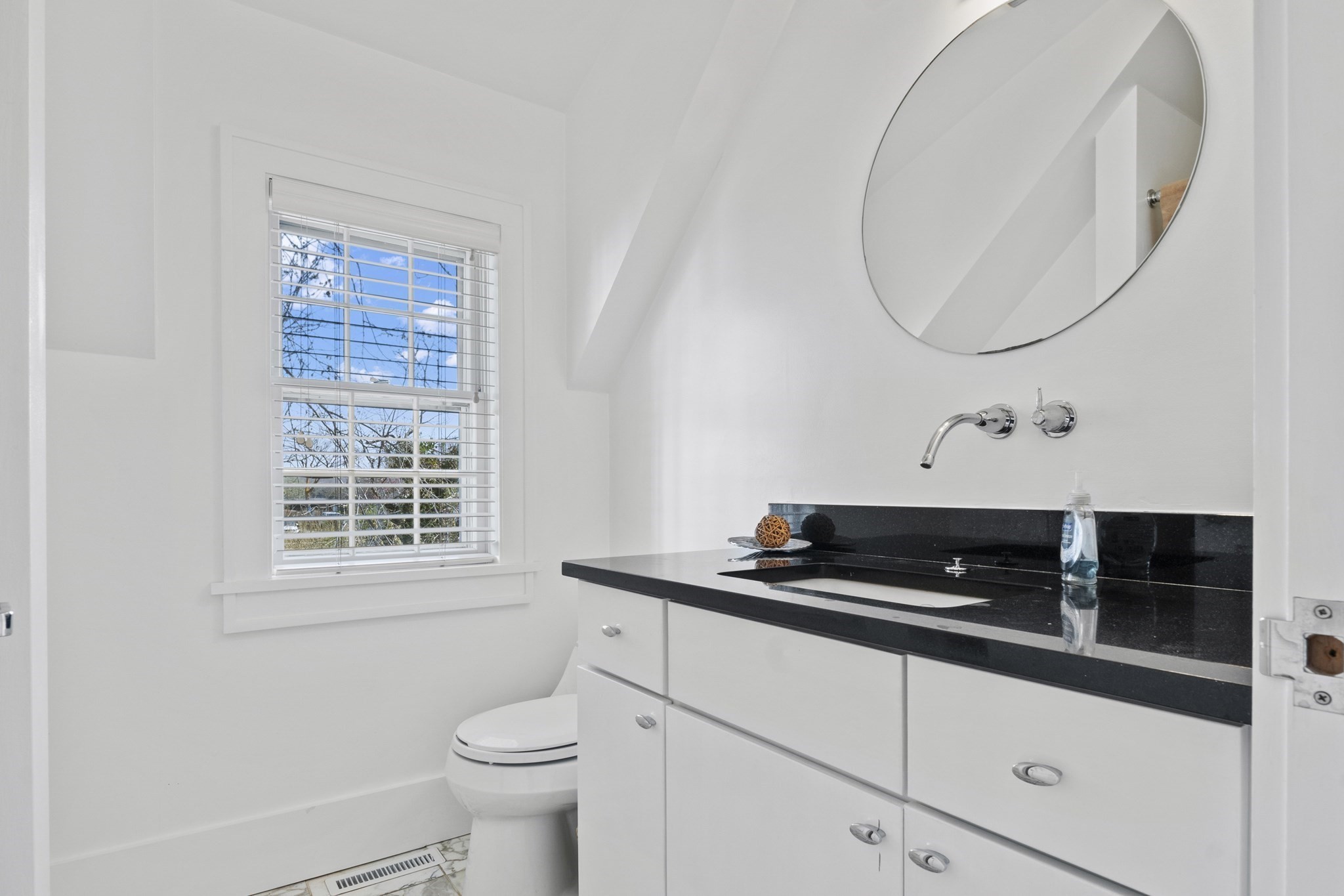25 Washington Street Property Photo 11