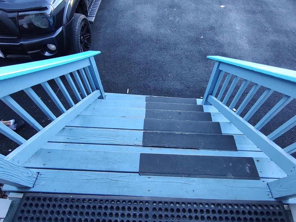 675 Millbury St Property Photo 4