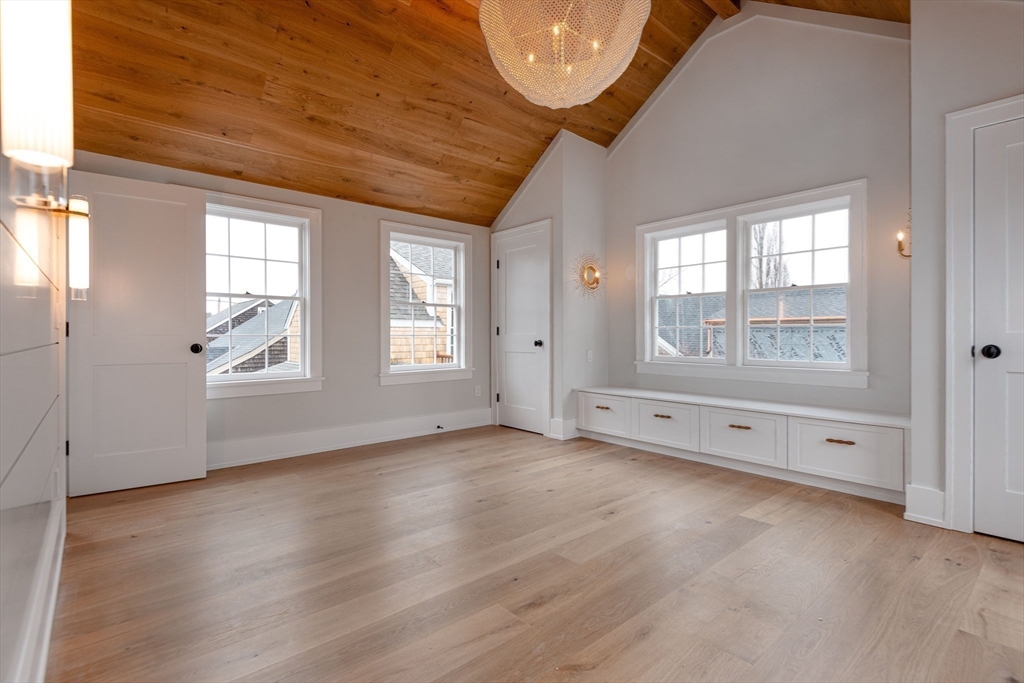 10 York Property Photo 17