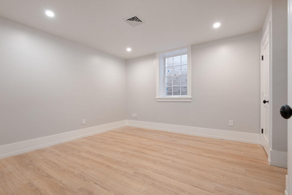 10 York Property Photo 37