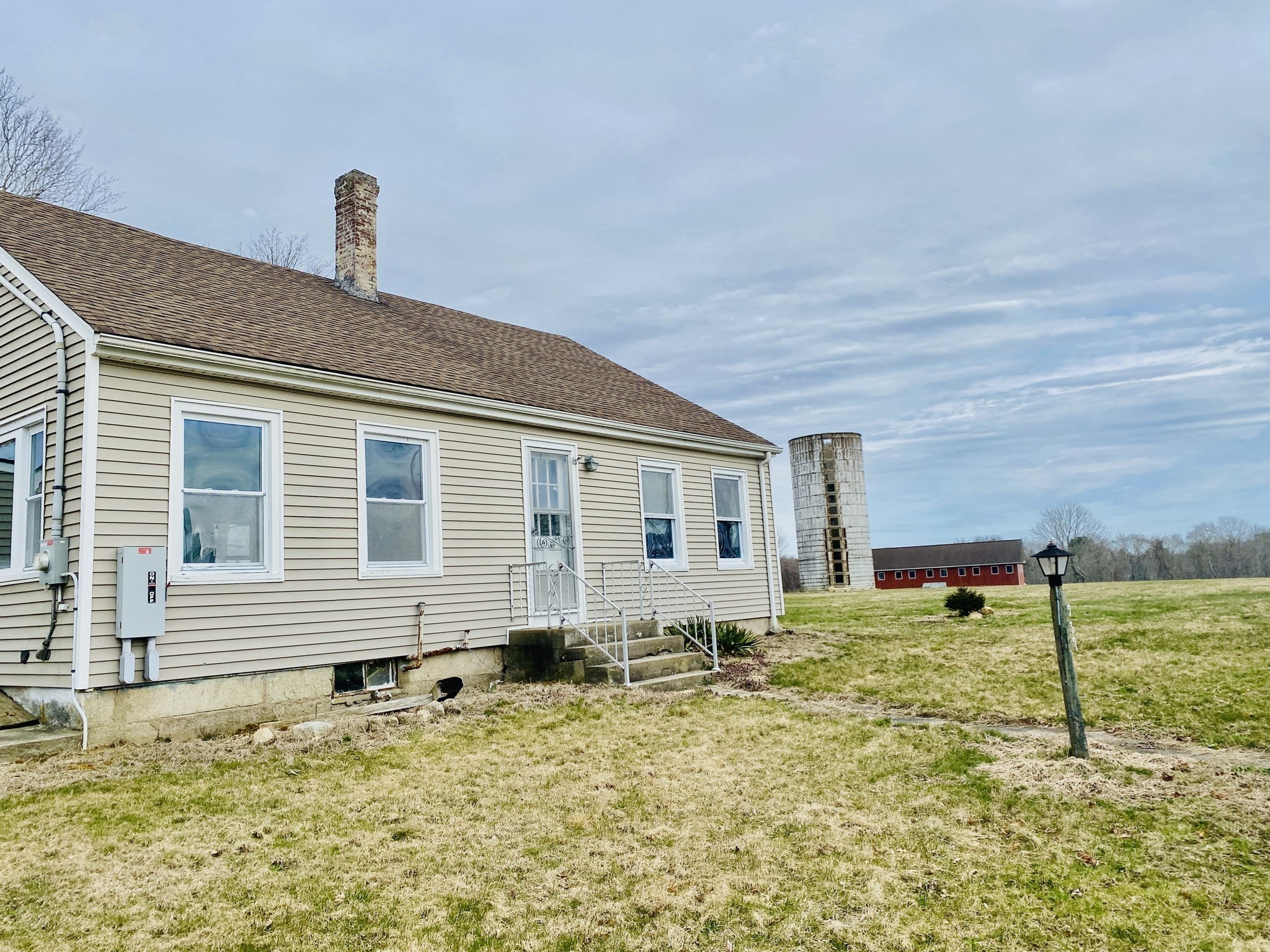 335 Old Fall River Rd Property Photo 27
