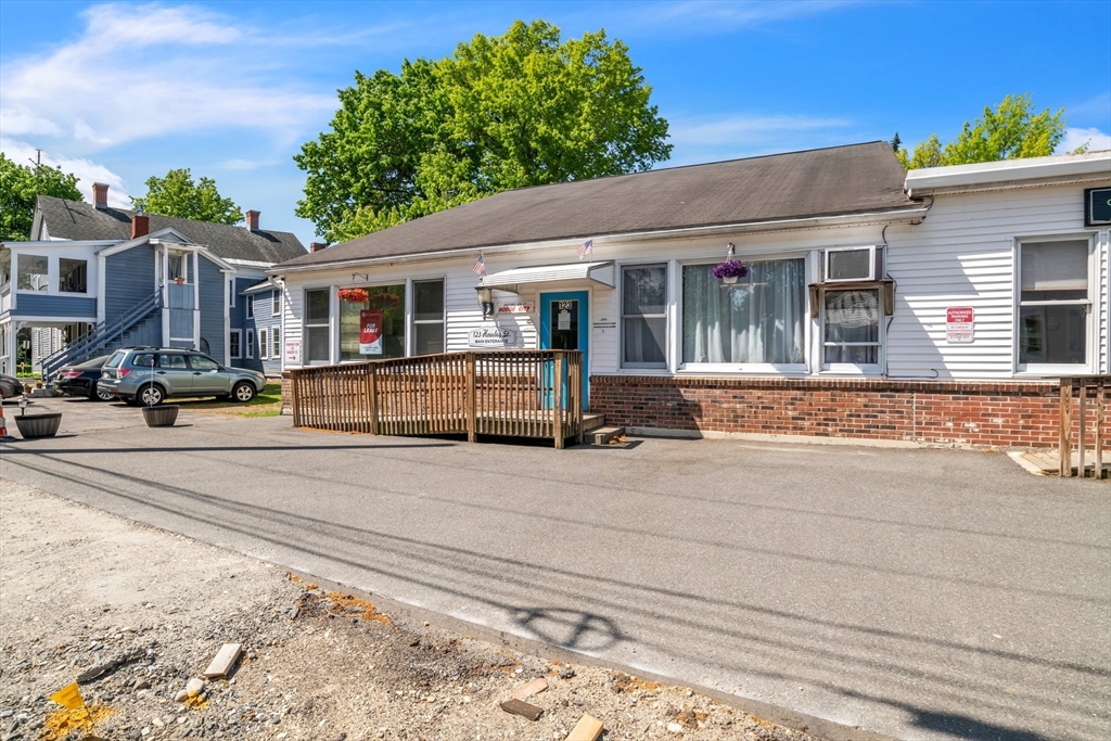 123 Hawley St Property Photo 1