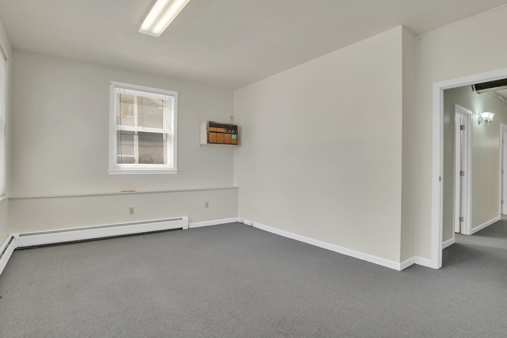 123 Hawley St Property Photo 9