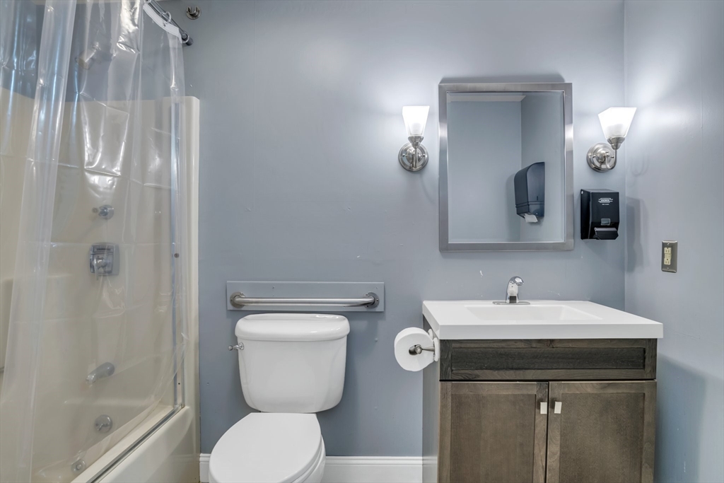 123 Hawley St Property Photo 11