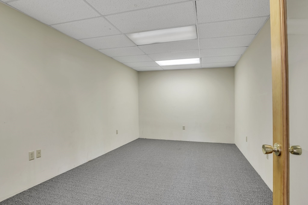 123 Hawley St Property Photo 26