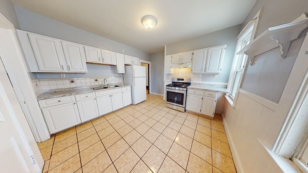 38 King Street # 3 Property Photo 1