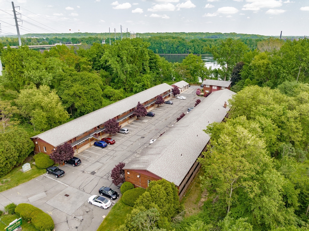 1721 Riverdale Garage Property Photo 1