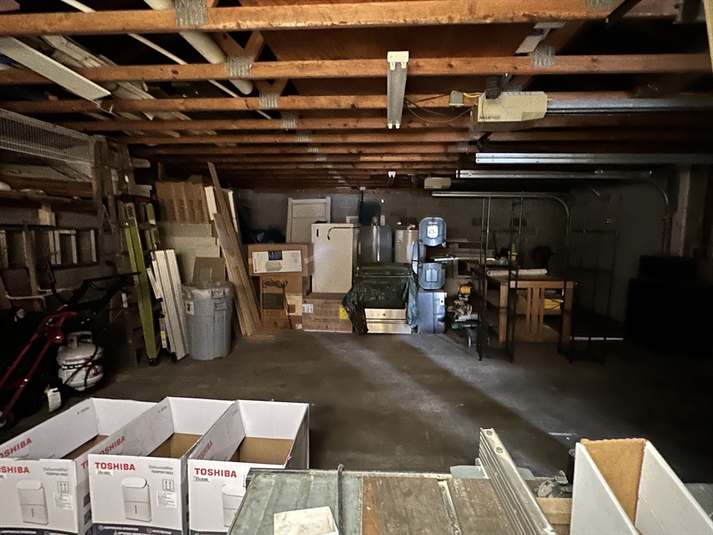 1721 Riverdale Garage Property Photo 4