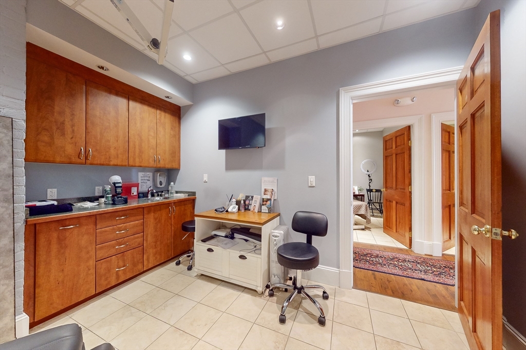 160 Commonwealth Avenue # U Property Photo 6