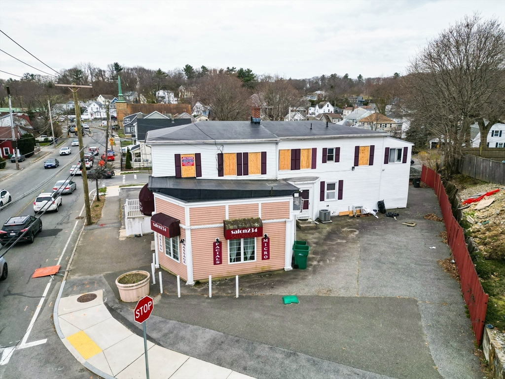 232-234 Lynnfield St Property Photo 3