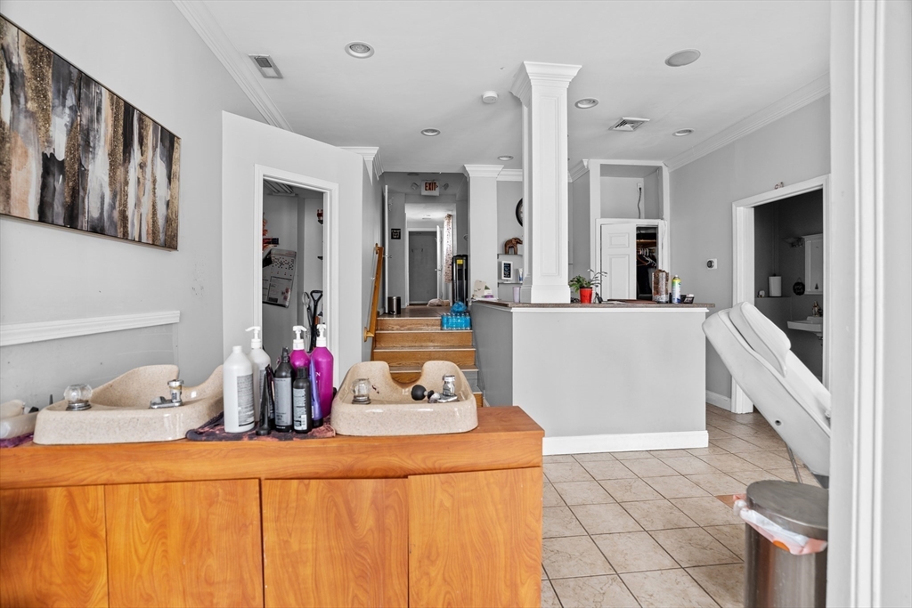 232-234 Lynnfield St Property Photo 15