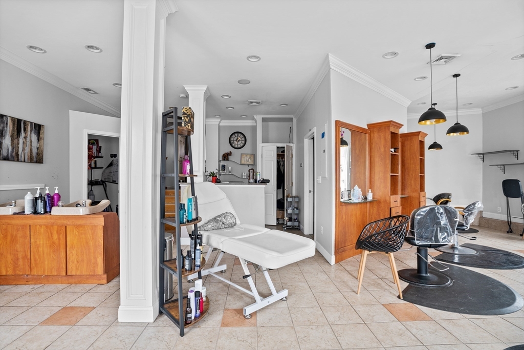 232-234 Lynnfield St Property Photo 16