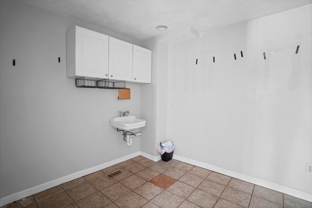 232-234 Lynnfield St Property Photo 21