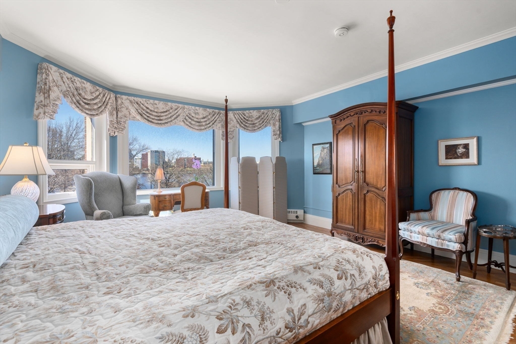 250 Beacon St # 8 Property Photo 16