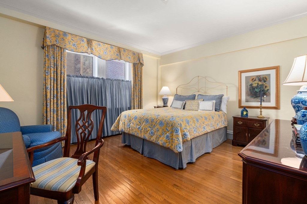 250 Beacon St # 8 Property Photo 18