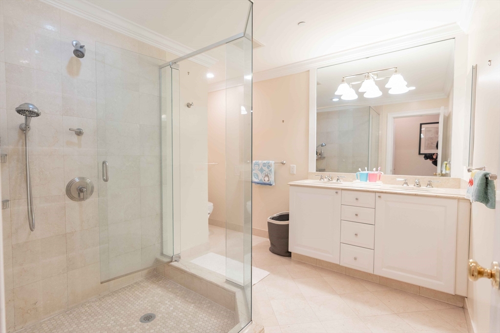 600 Tremont St # 2 Property Photo 10