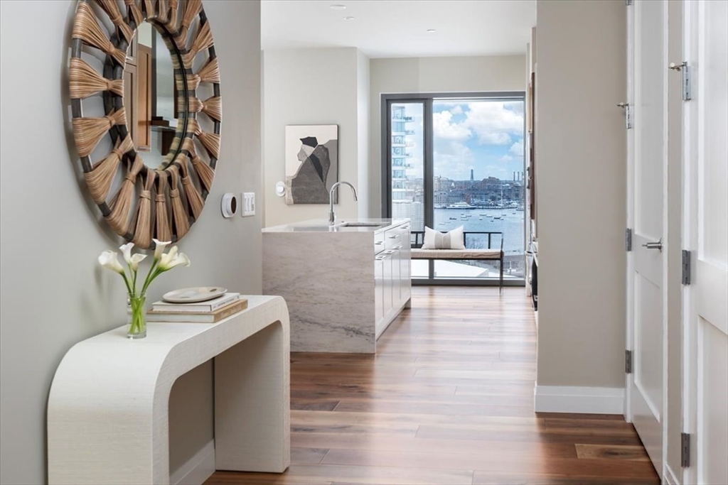 300 Pier 4 Blvd Property Photo 1
