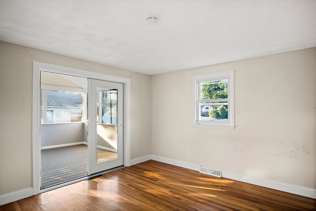 64 Pinedale Ave. Property Photo 15