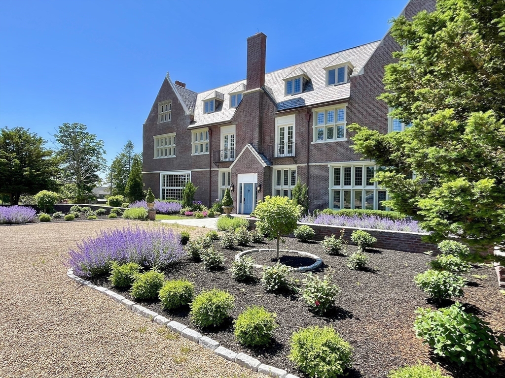 300 Bridge Street Property Photo