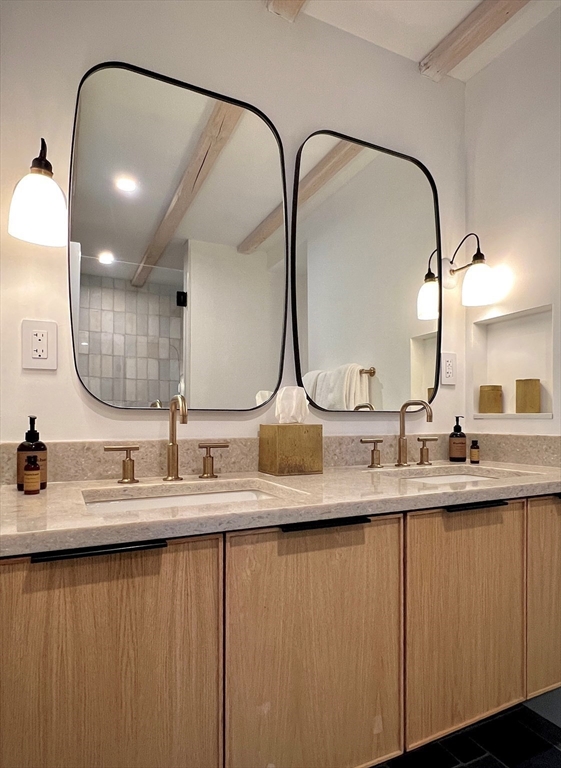 6 N Beach Street Property Photo 7