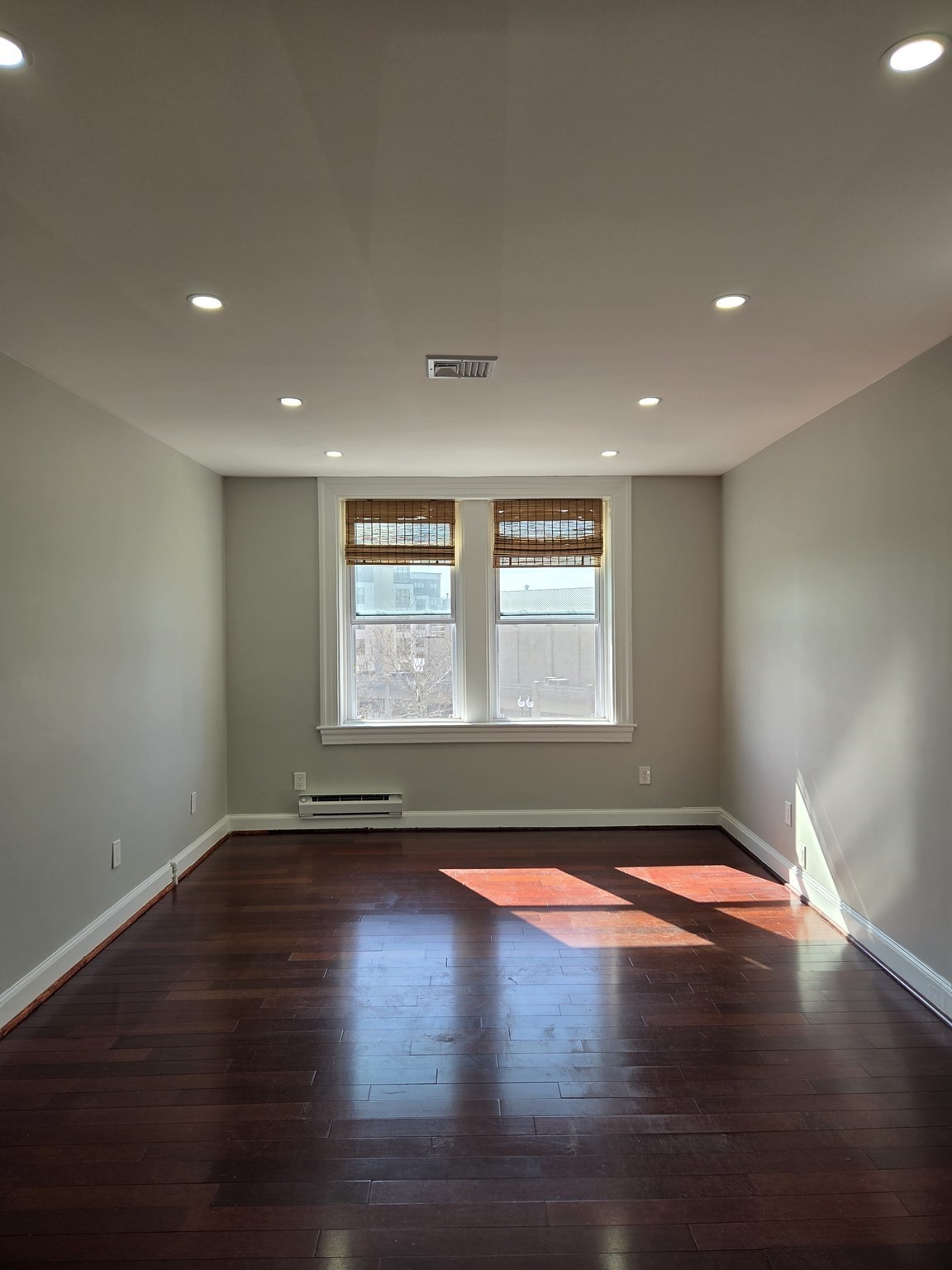 1372 Hancock St Property Photo 1