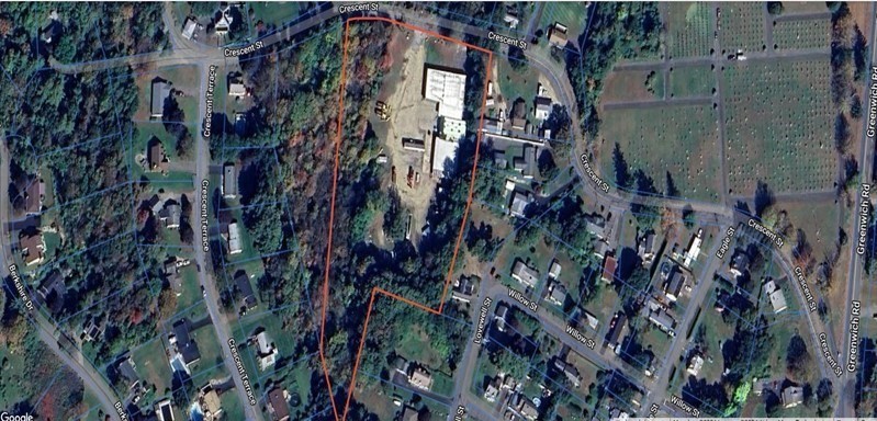 26 Crescent St Property Photo 4
