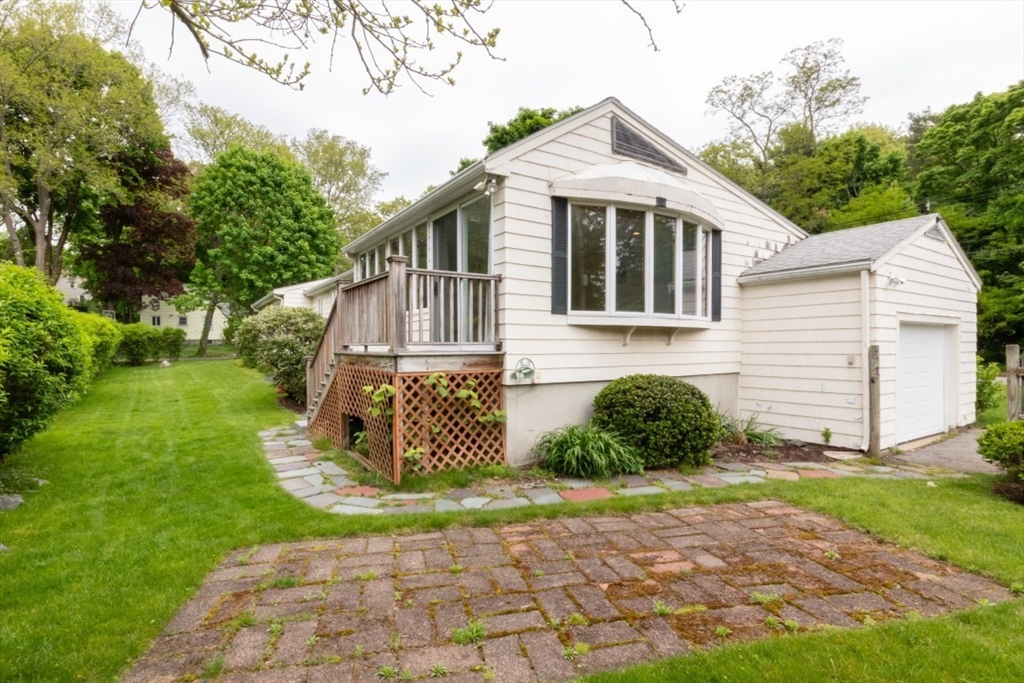 120 Spring St Property Photo 4