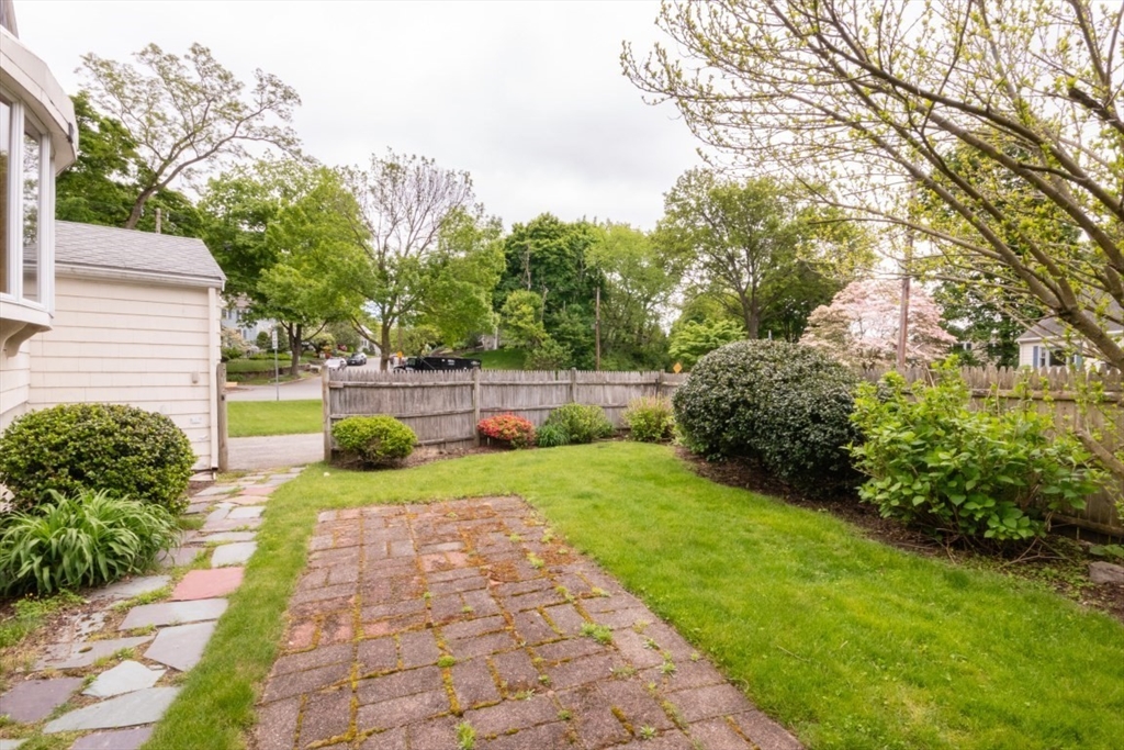 120 Spring St Property Photo 5