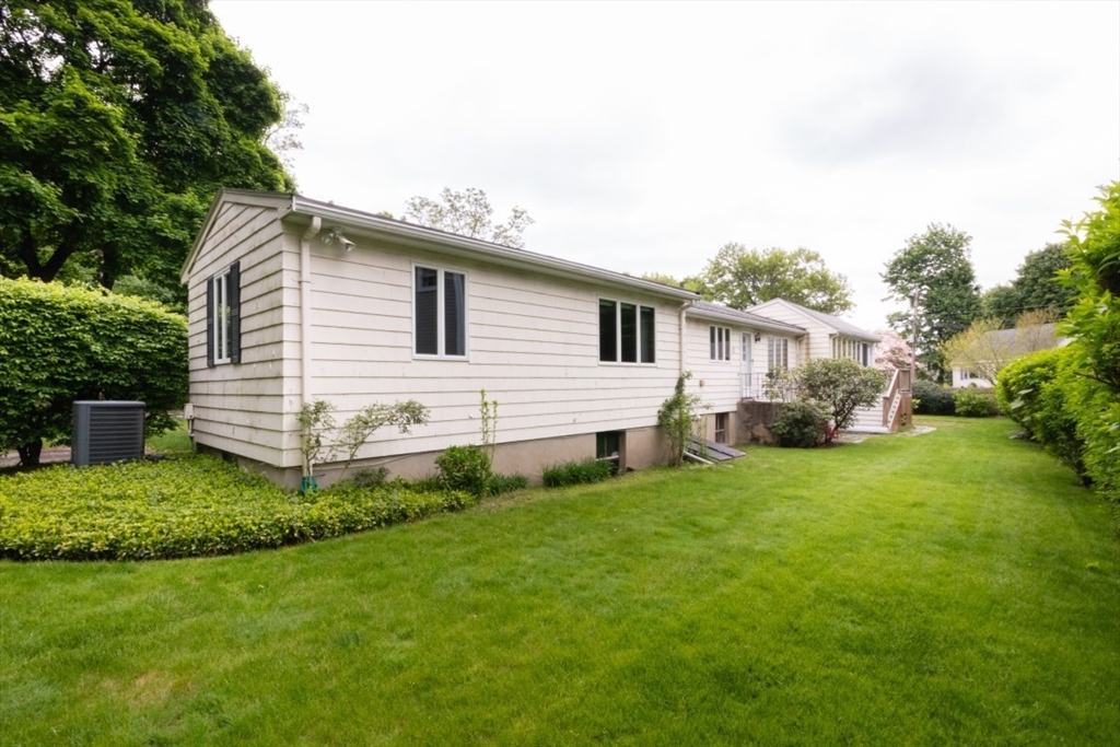 120 Spring St Property Photo 6