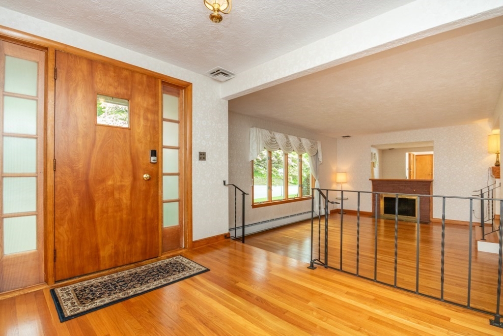 120 Spring St Property Photo 13