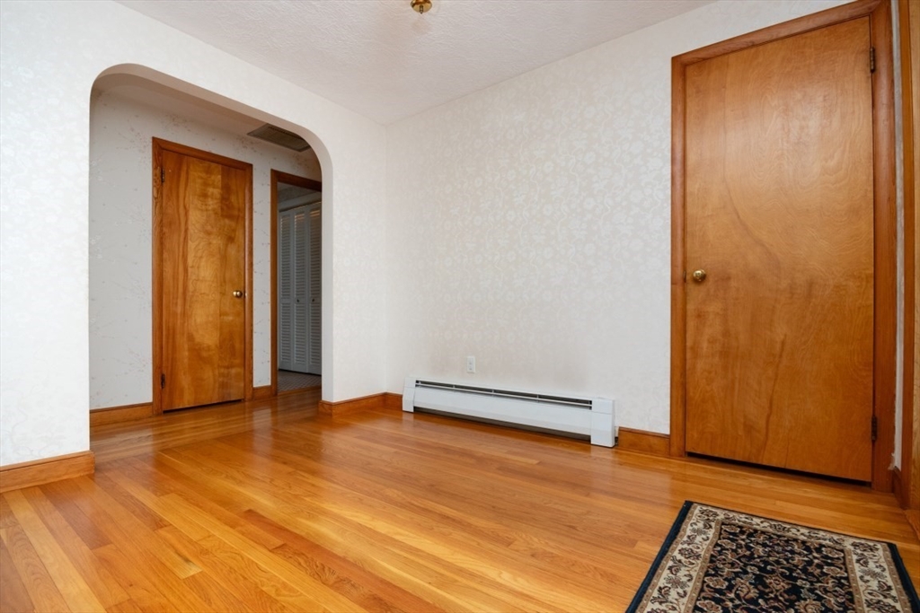 120 Spring St Property Photo 15