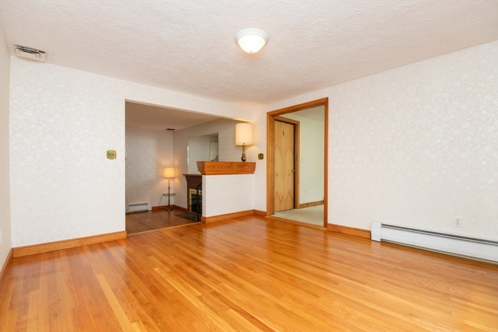 120 Spring St Property Photo 19