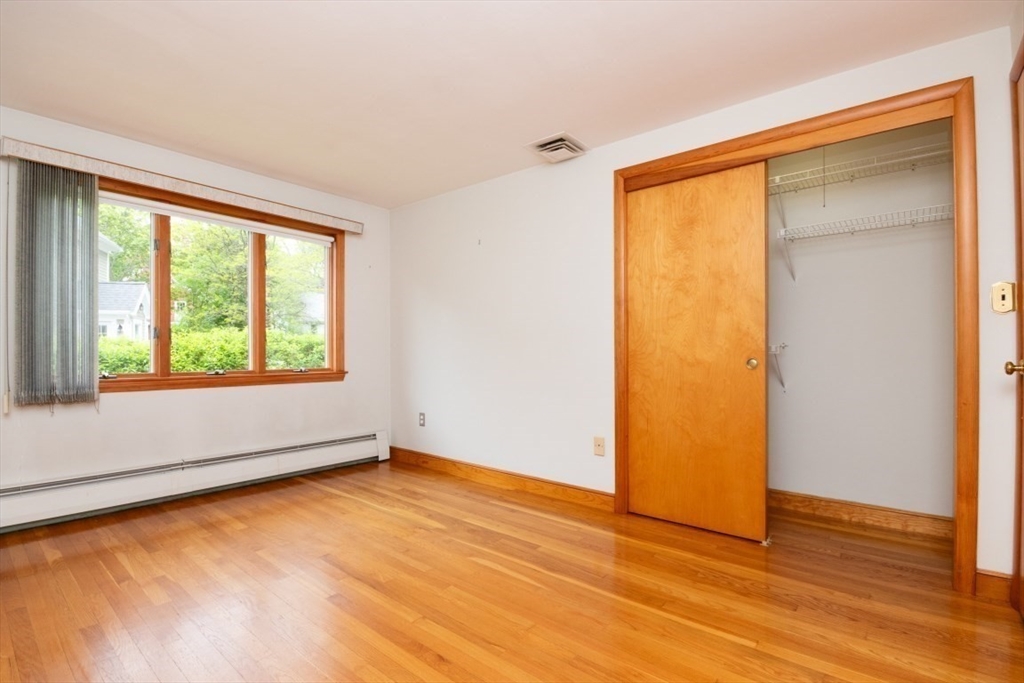120 Spring St Property Photo 23