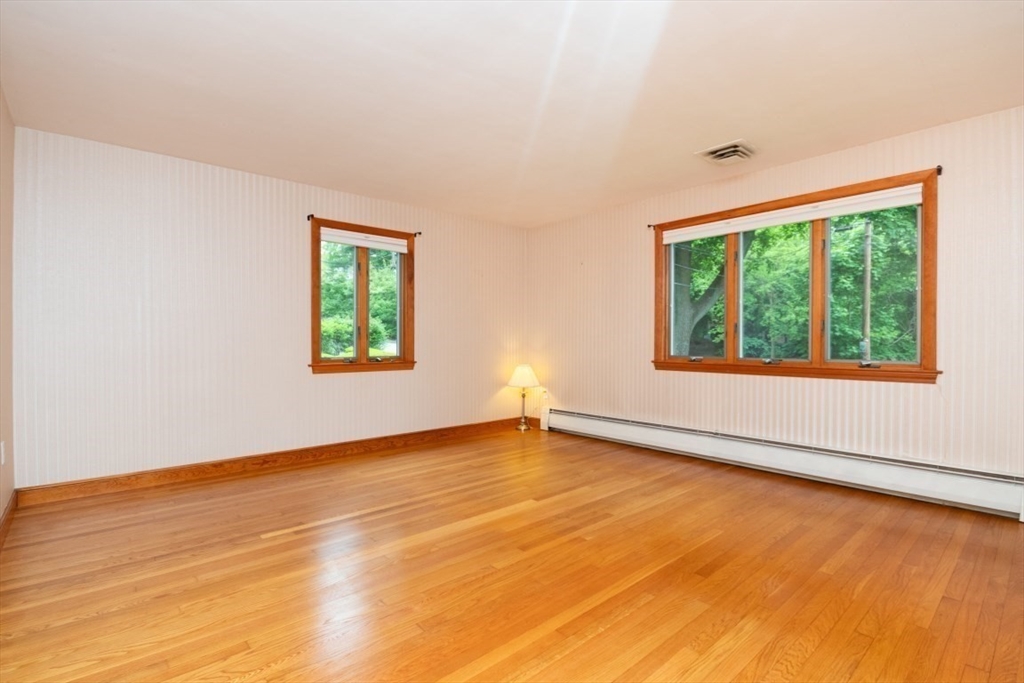120 Spring St Property Photo 25