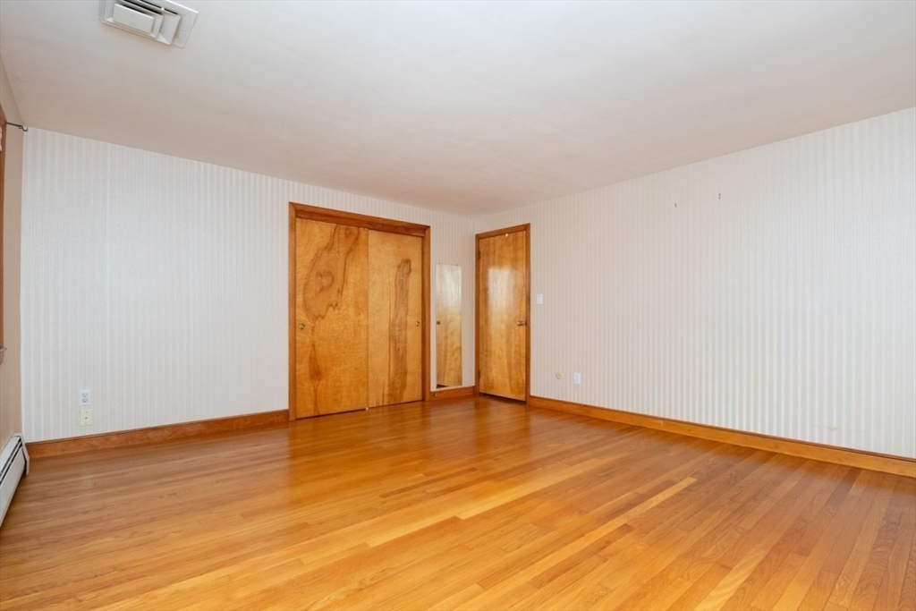 120 Spring St Property Photo 26