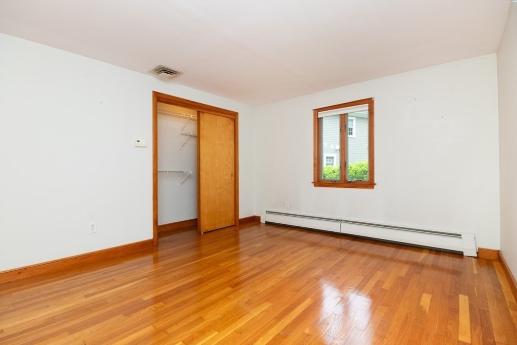 120 Spring St Property Photo 28