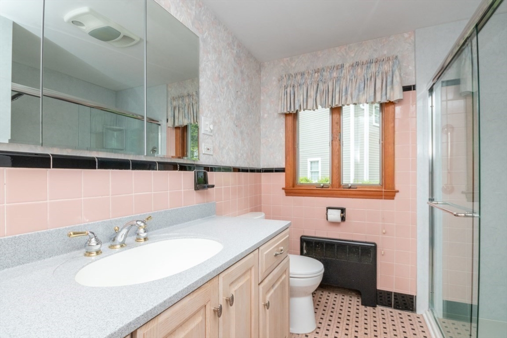 120 Spring St Property Photo 30