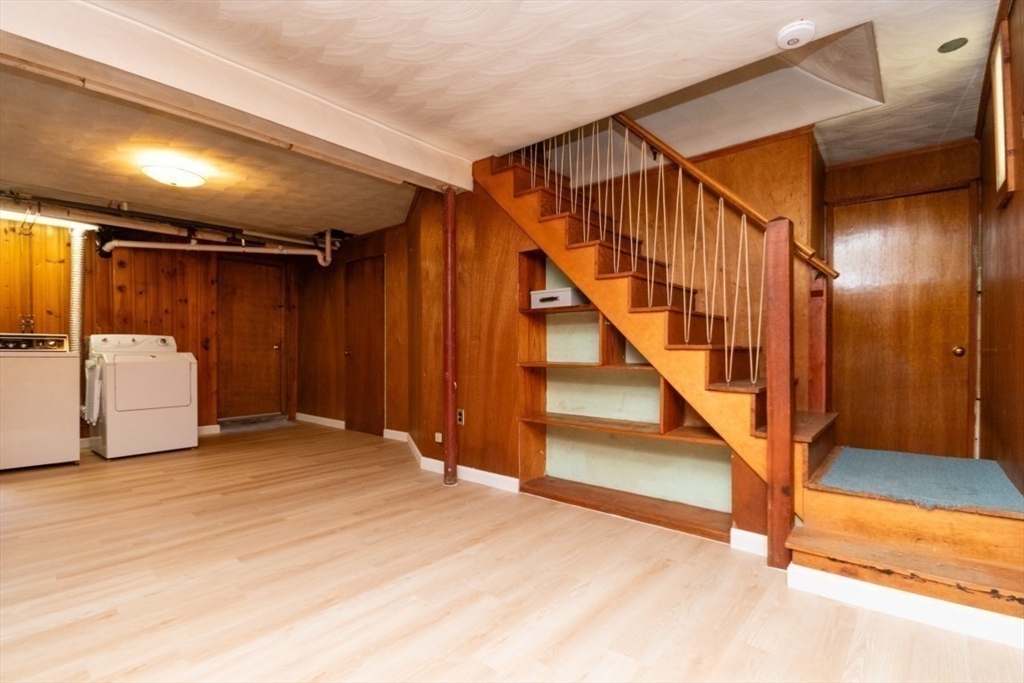 120 Spring St Property Photo 31