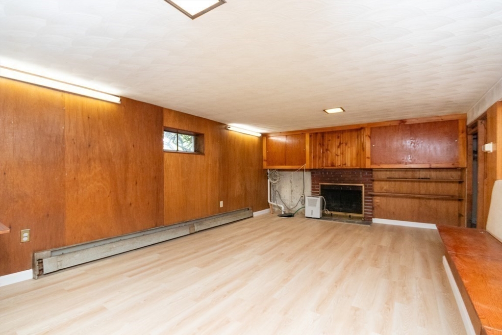 120 Spring St Property Photo 32