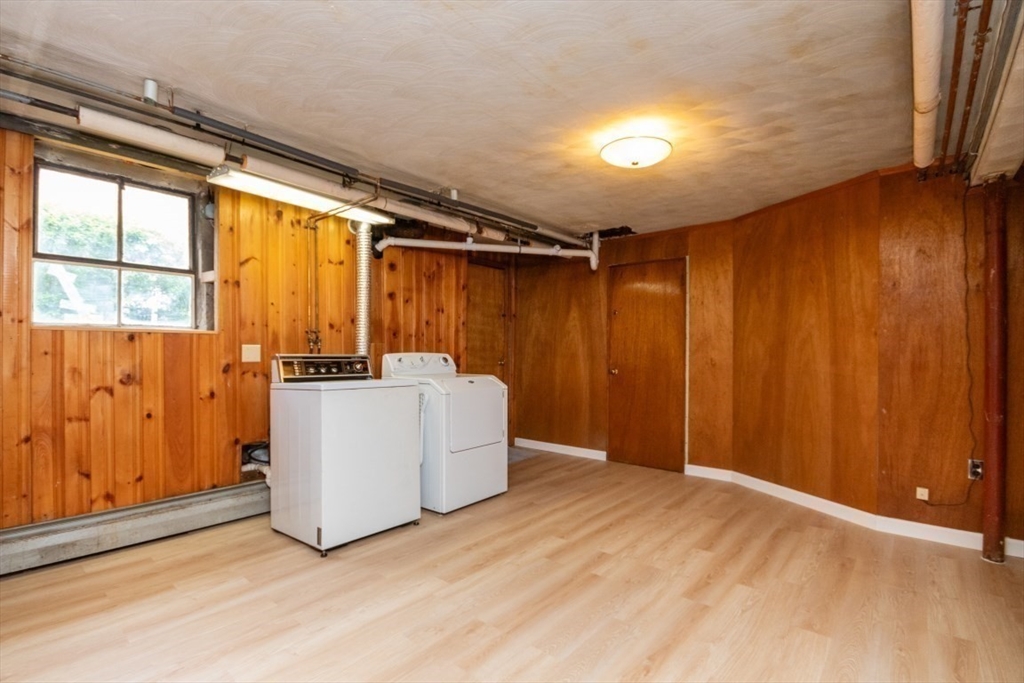120 Spring St Property Photo 36