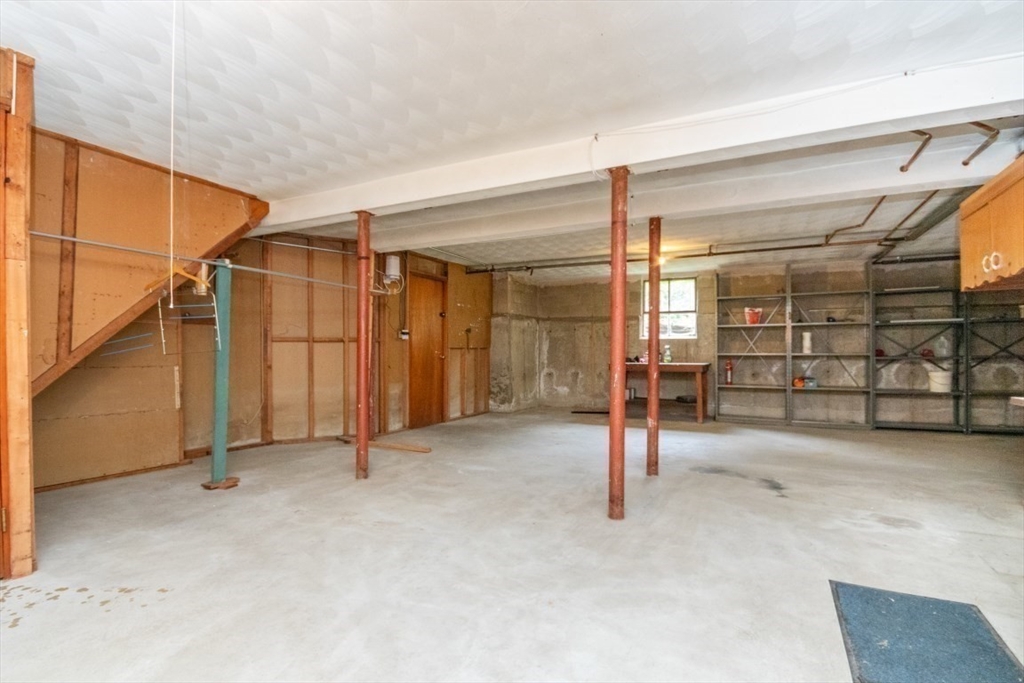 120 Spring St Property Photo 37