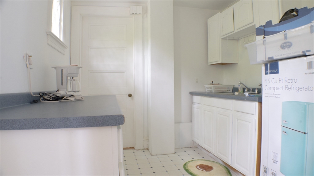 12 Naples Rd Property Photo 8