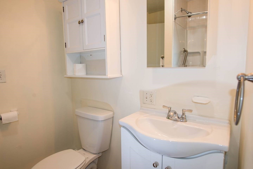 42 Everett # 1 Property Photo 6