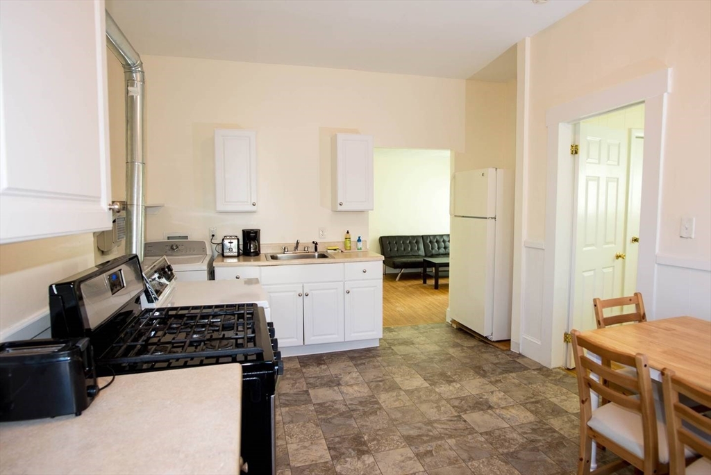 42 Everett # 1 Property Photo 12
