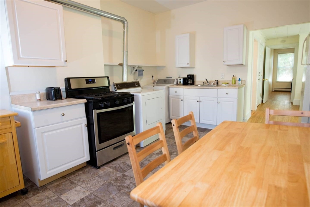 42 Everett # 1 Property Photo 17