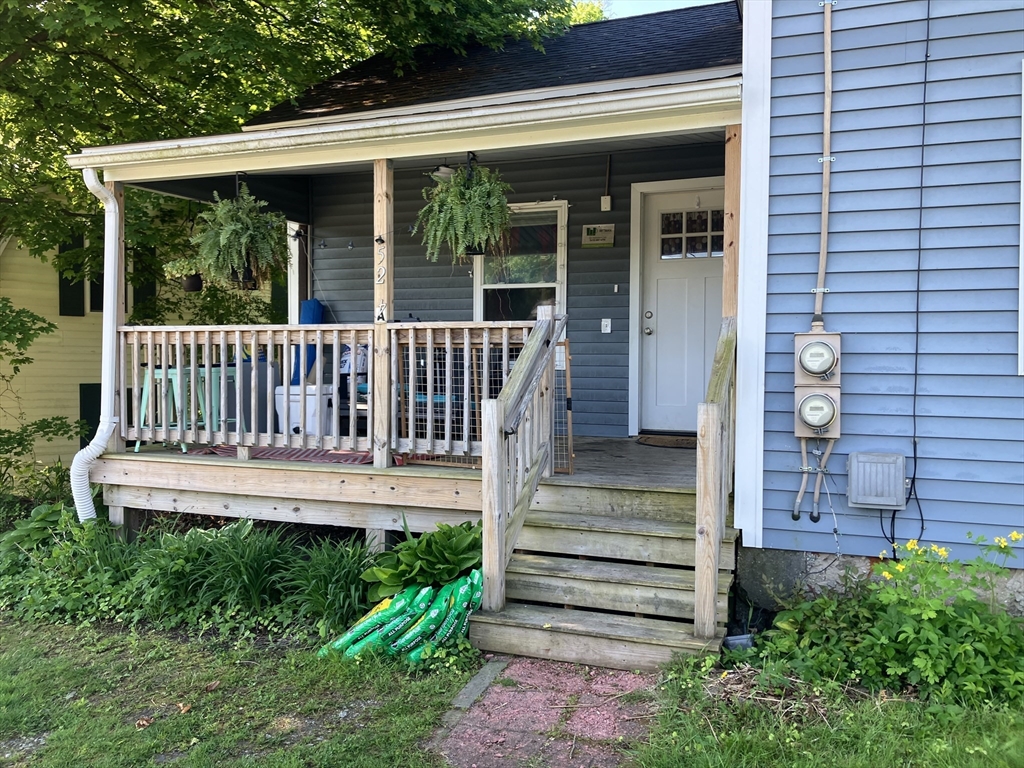 524 Walker St Property Photo 3