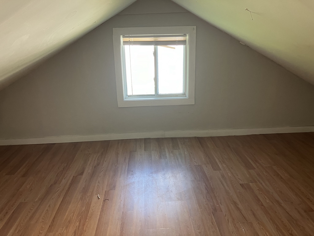 524 Walker St Property Photo 14